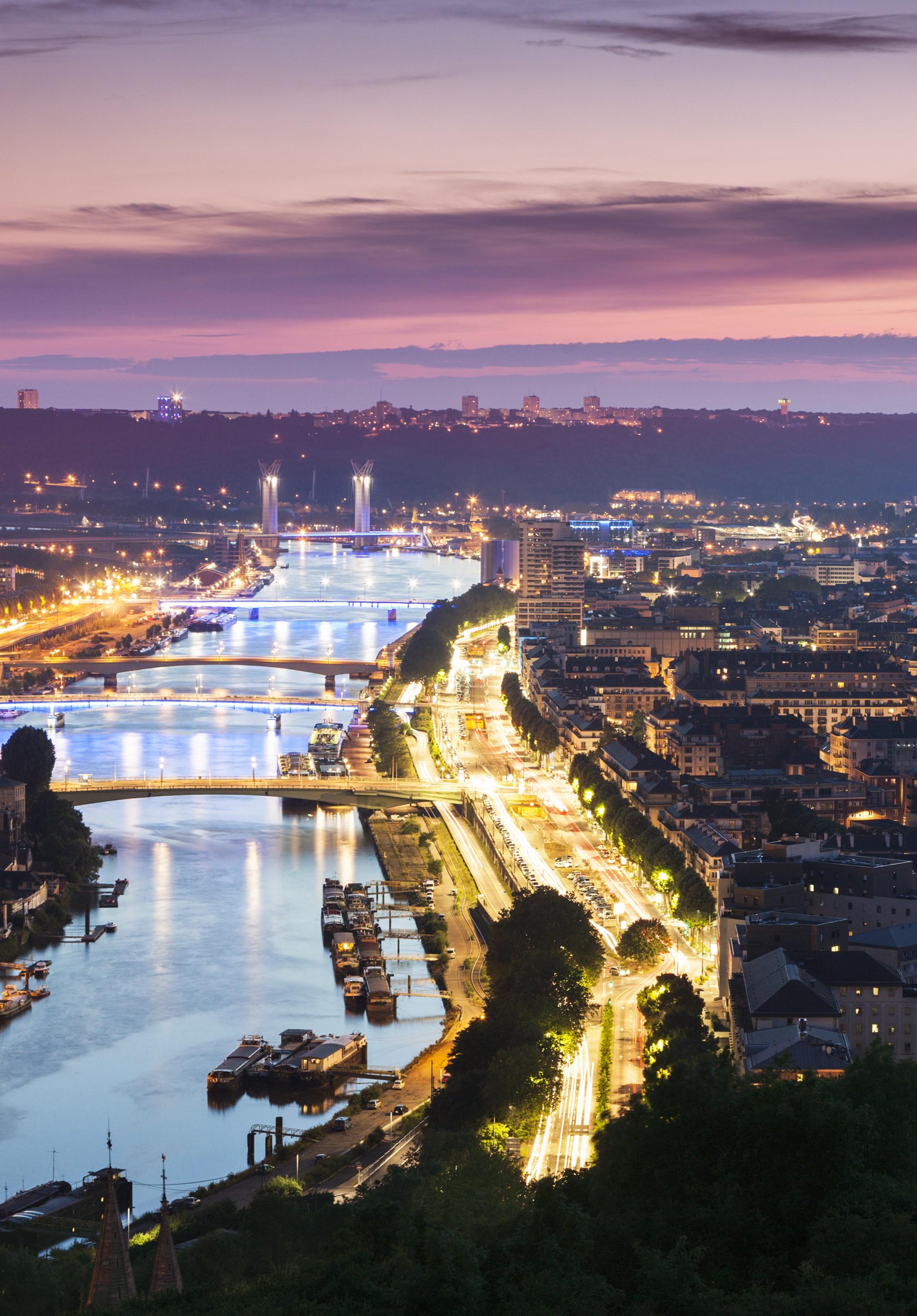 Ville de Rouen de nuit